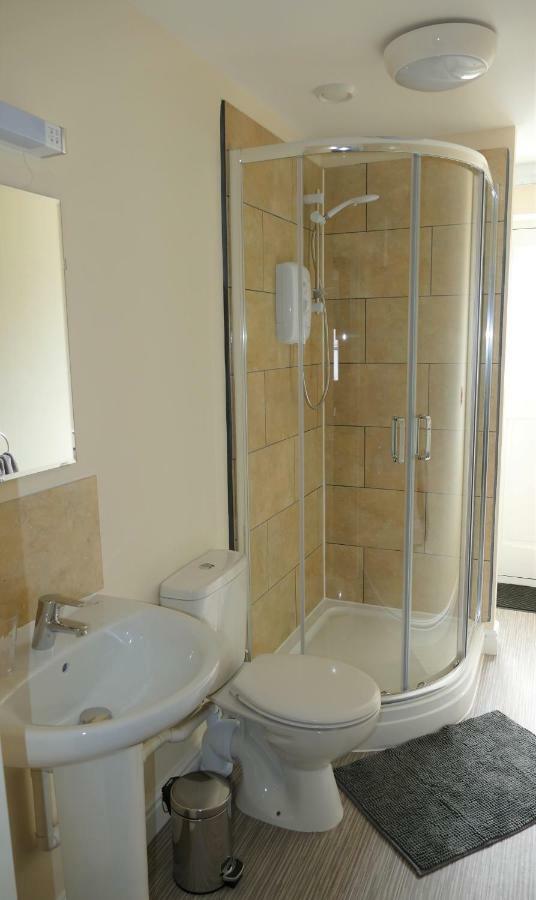 2 Bell Street Apartment ทัลการ์ธ ภายนอก รูปภาพ