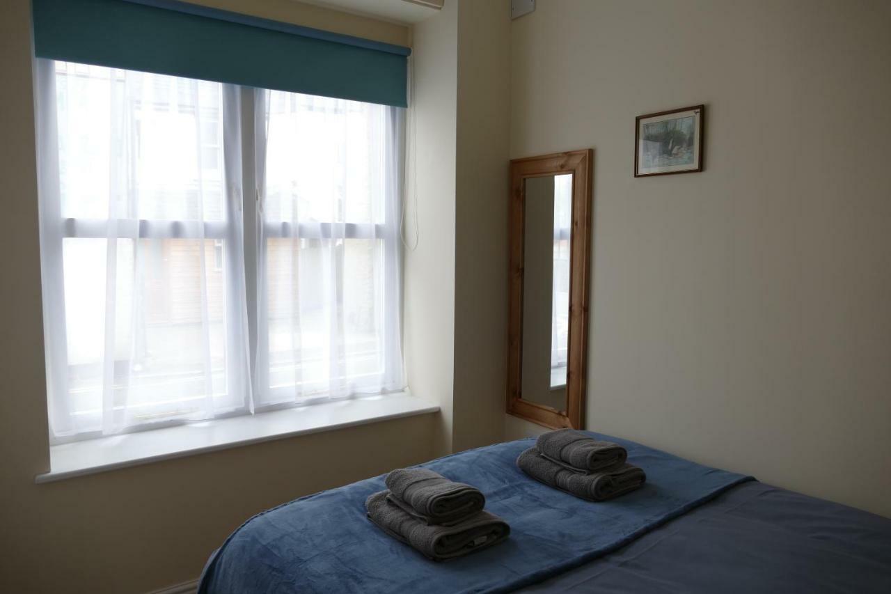 2 Bell Street Apartment ทัลการ์ธ ภายนอก รูปภาพ